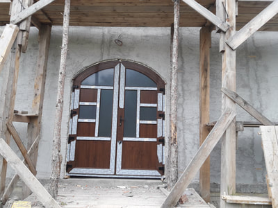 Ușa intrare Biserica Greco Catolică Cătina, jud Cluj.
Profil Gealan cu 6camere de izolare termică, culoare nuc.